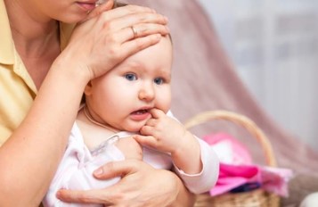 Pabalik balik na lagnat ng Baby dahil sa pagtubo ng Ngipin : Mga remedy na gagawin